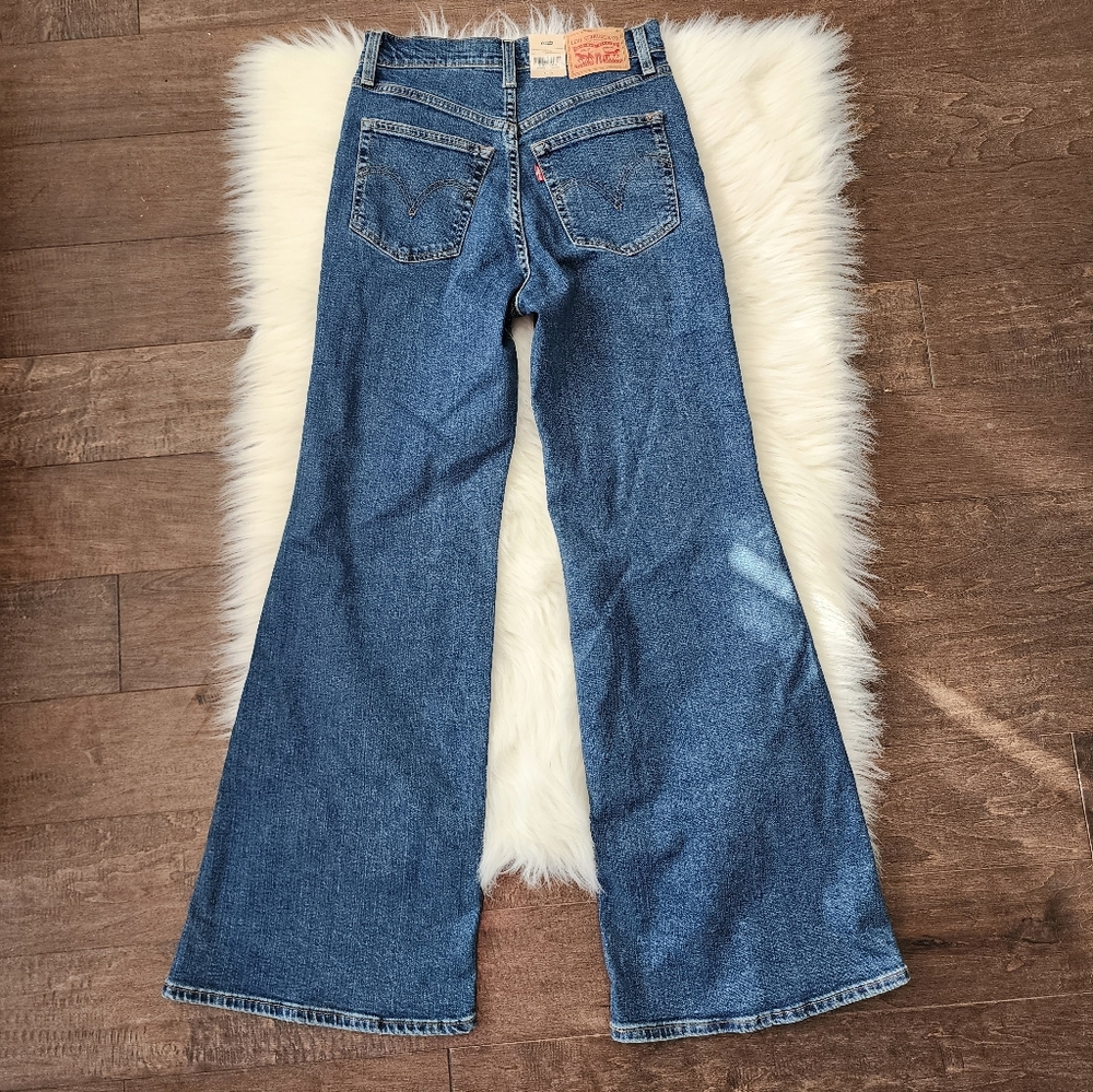 NWT Levi’s Ribcage Bell Flare Jeans 27x32 Ringing Bells 🔔 - Picture 4 of 6